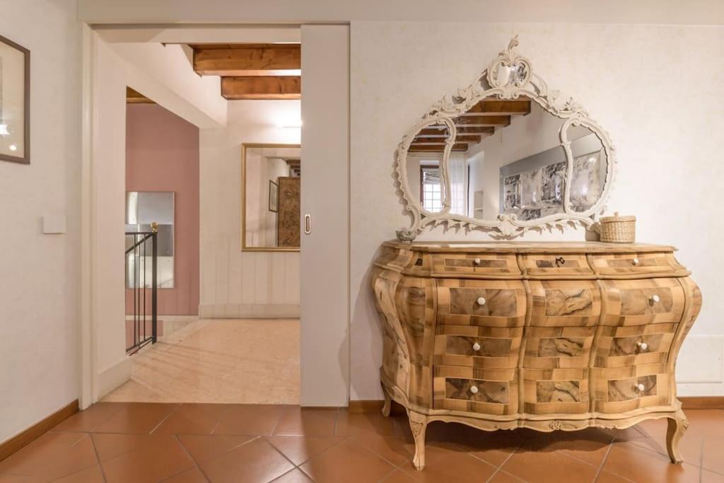 Apartmán Residenza Angels @Piazzadelleerbe Verona Exteriér fotografie