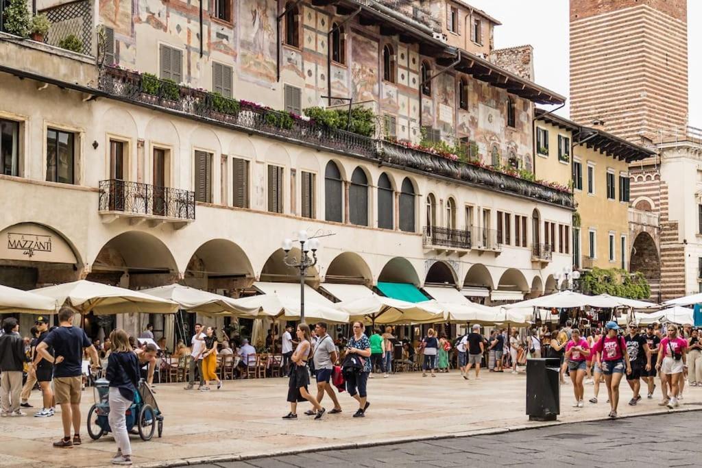 Apartmán Residenza Angels @Piazzadelleerbe Verona Exteriér fotografie